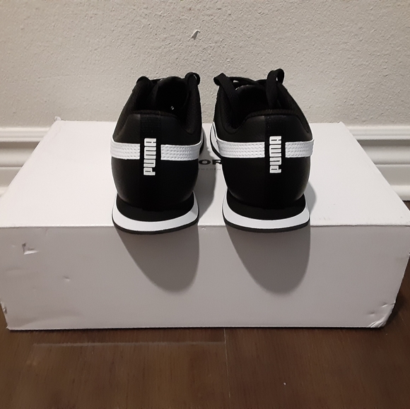 Puma - Picture 4 of 4